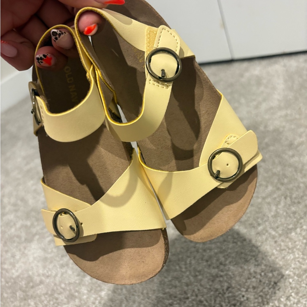 Old Navy Yellow Girls' Strappy Buckle Sandals